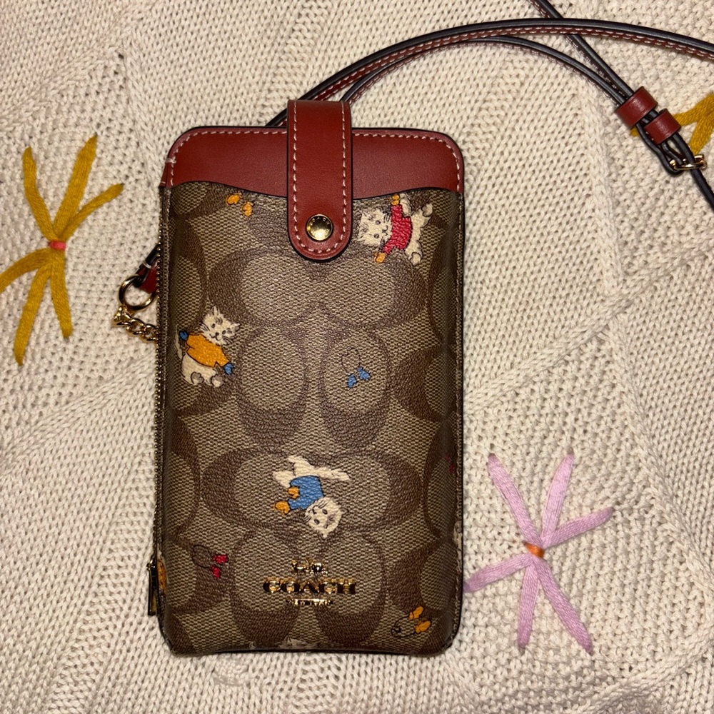 Phone Crossbody In Signature Canvas With Cat Mittens Print